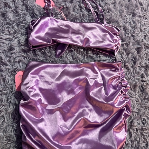 Lavender satin-ish set - Picture 4 of 4
